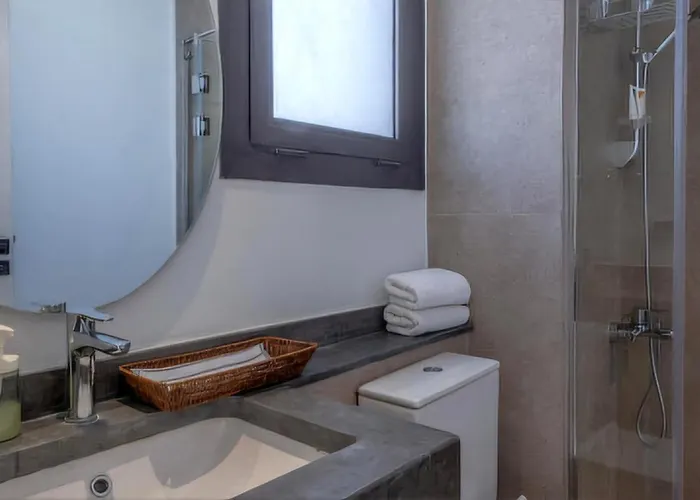 Superior One-Bedroom Apartment